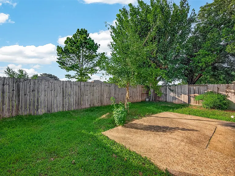 7231 River Pines Dr — Photo 32
