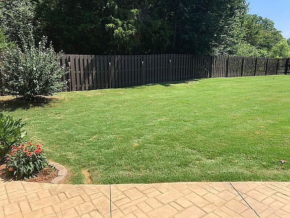 3rd image of 146 Bilton Dr