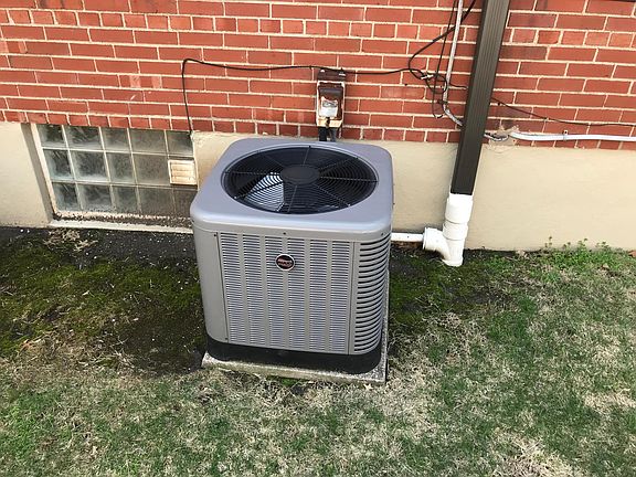 5th image of 3411 Lawn Ave #B