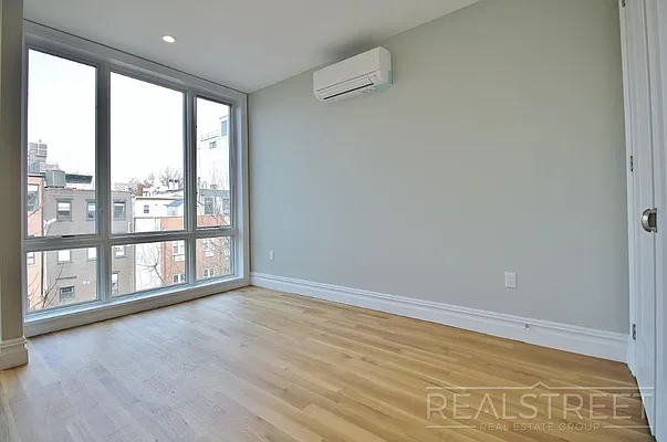 Rented by Real Street Inc | media 22