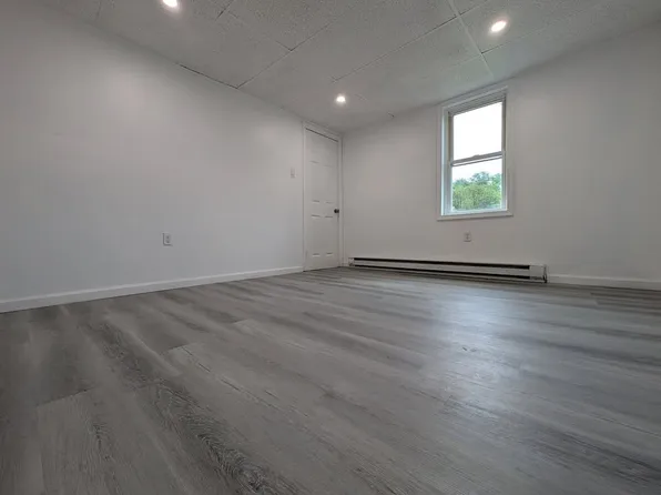 617 E Main St APT A, Plymouth, PA 18651