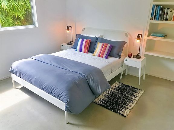 3rd image of 50 Waller St #A