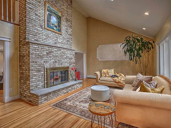 5th image of 6 Briarwood Ln
