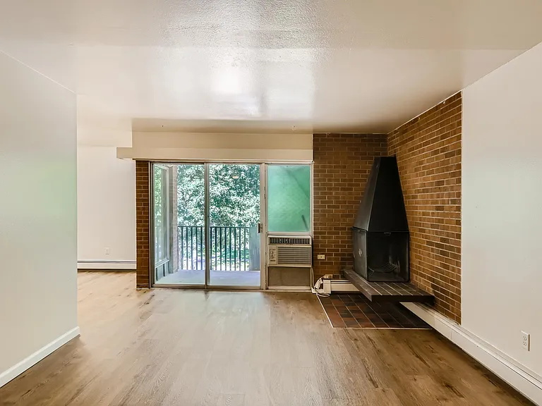 620 Mathews St #301 — Photo 5