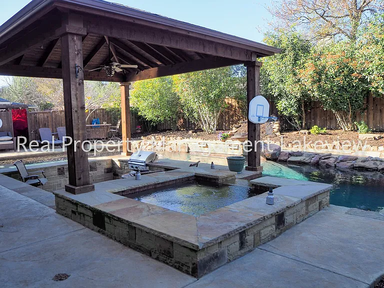 7500 Waterside Pl — Photo 44