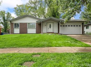 1455 Burnside Ct, Florissant, MO 63031