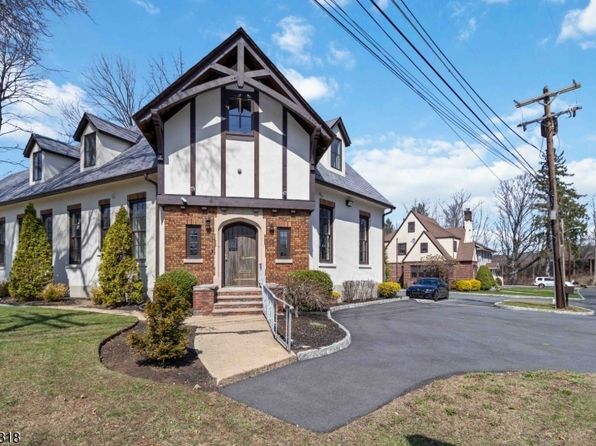 266 W Main St #2