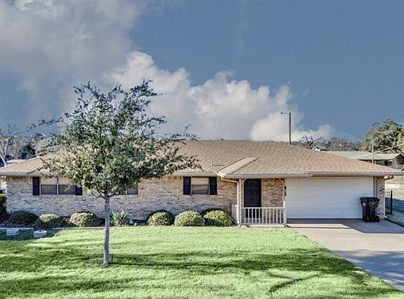 2nd image of 412 Sky Harbour Ct