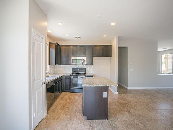 3rd image of 4024 W Lone Cactus Dr