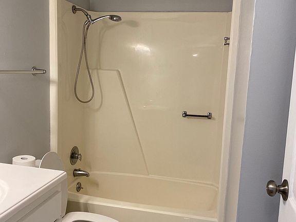 5th image of 5073 Queenswood Ct