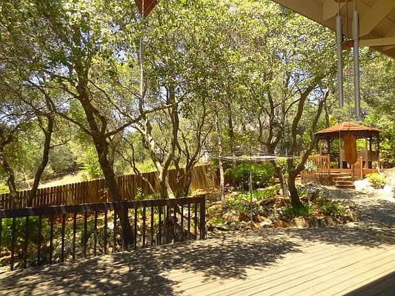 4th image of 604 Quail Hollow Ct