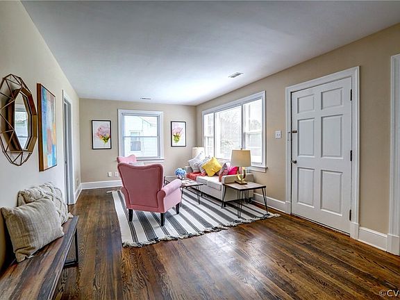 4th image of 2922 Briar Ln