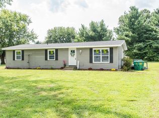 58048 Carman Dr, Three Rivers, MI 49093