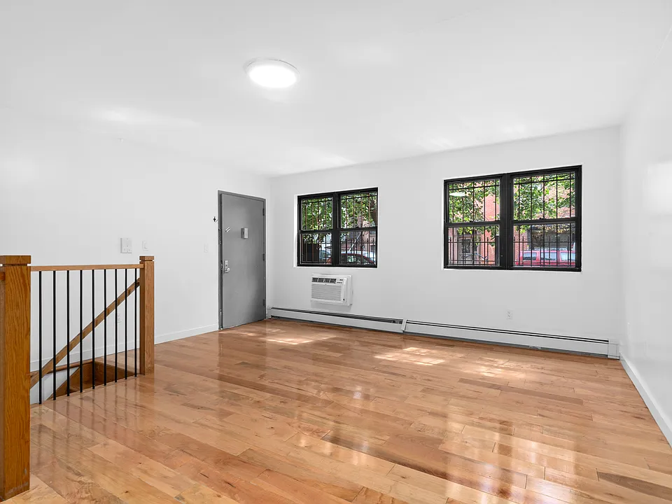 341 Tompkins Ave #1