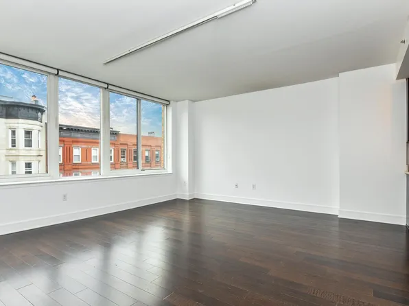 1100 Maxwell Lane image 9 of 17