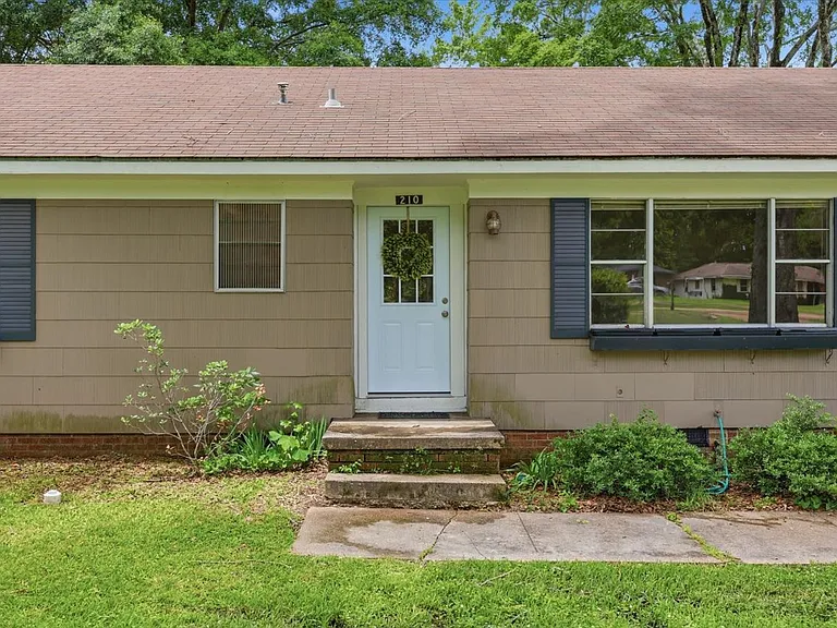 210 Mount Salus Rd — Photo 4