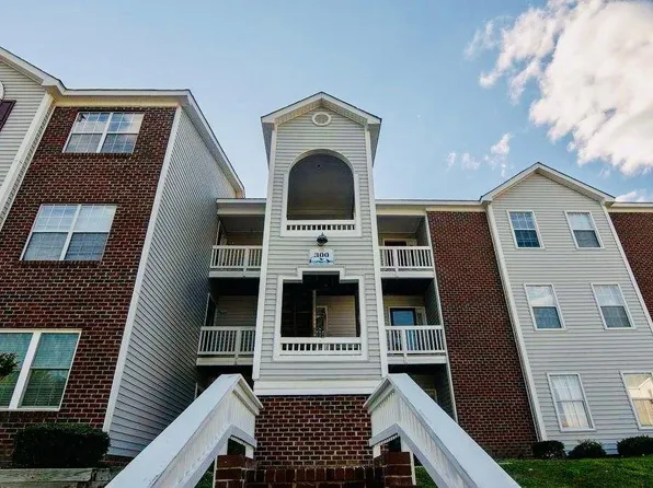 300 Waterdown Dr APT 10, Fayetteville, NC 28314