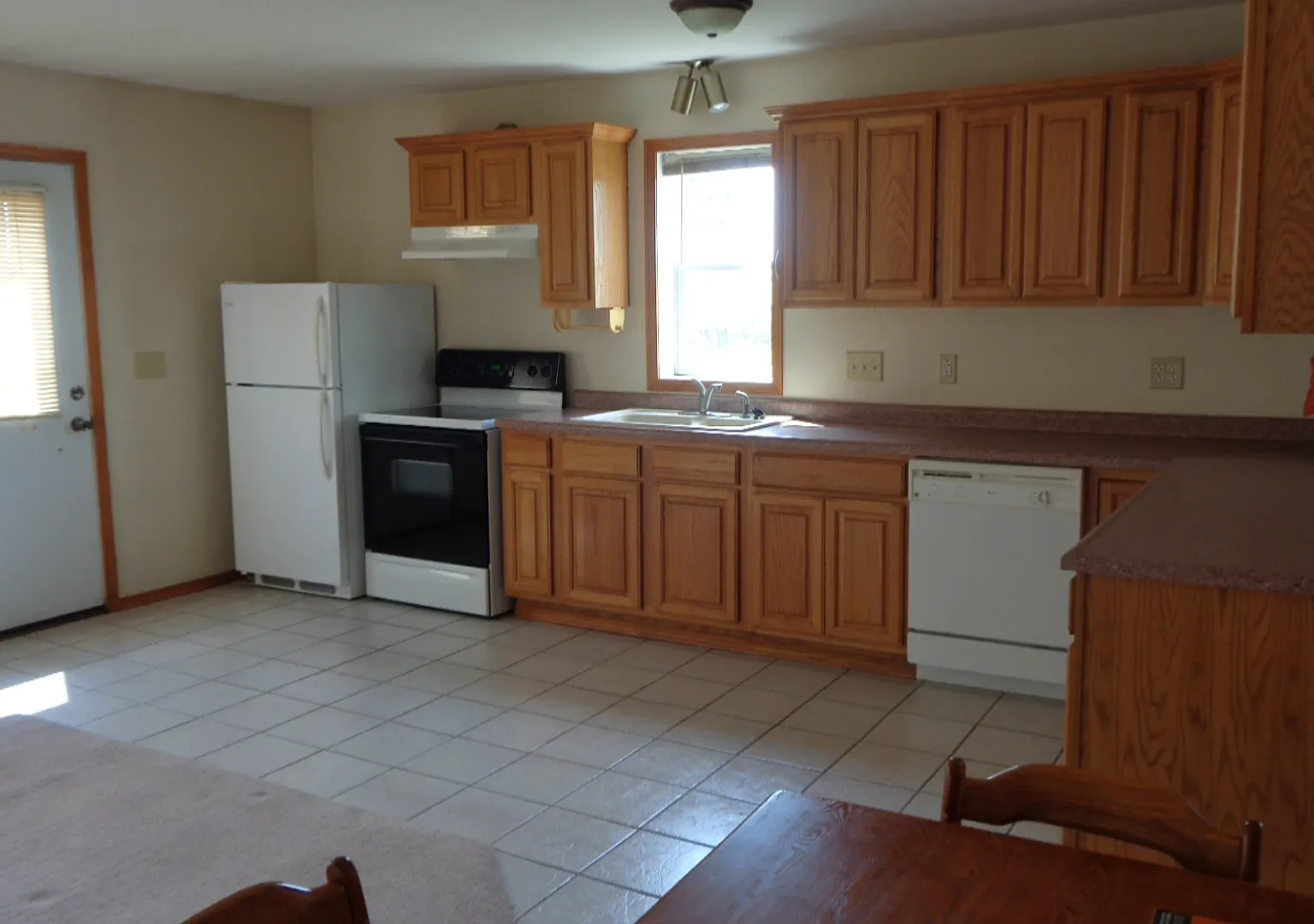 1 bed, 800 sqft, $660 — Photo 2