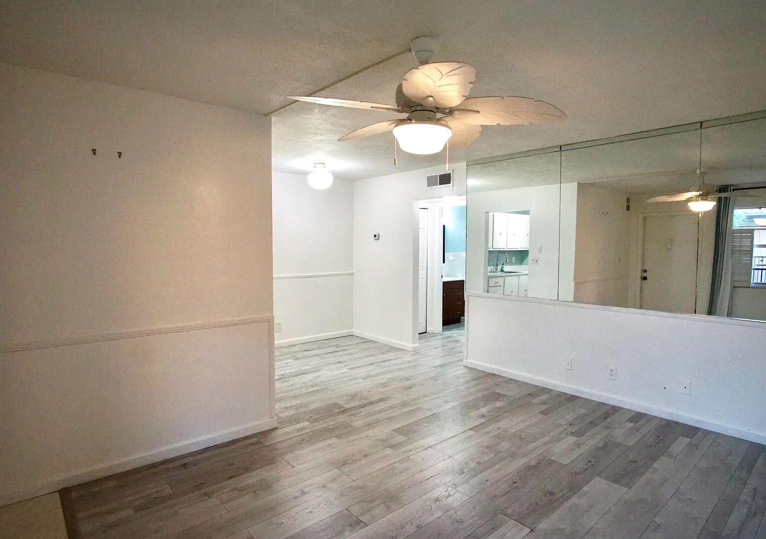 1 bed, 1.0 bath, 560 sqft, $1,575 — Photo 2