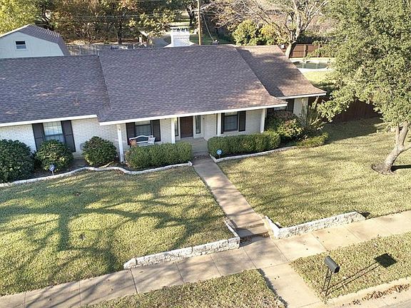 2nd image of 1104 Bluebonnet Hill Dr