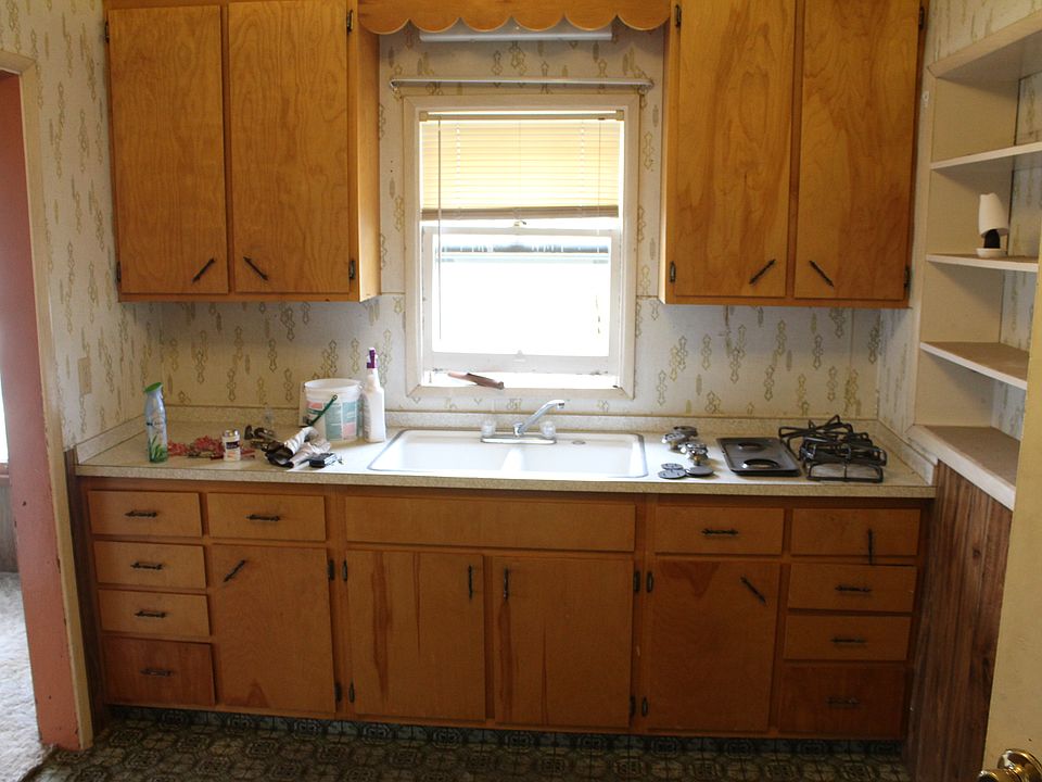 2nd image of 412 17th Ave