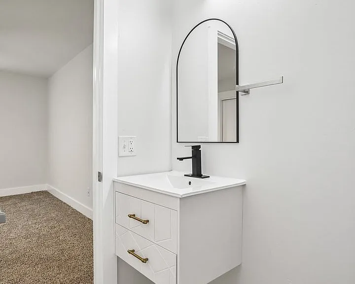 Chateau Apartments - Newly Renovated 1, 2 & 3-Bedrooms at 24th & Hillsboro Village — Photo 82