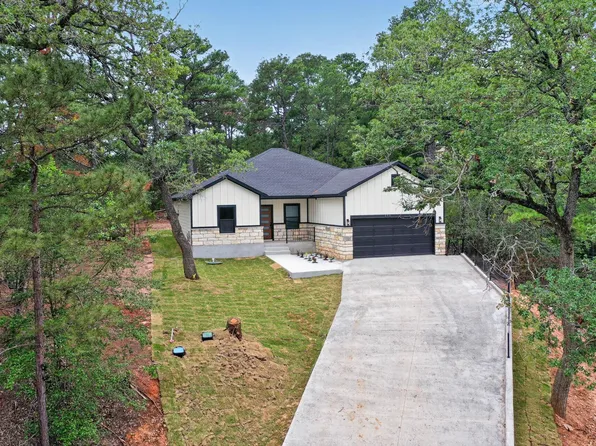 190 Molokini Dr, Bastrop, TX 78602
