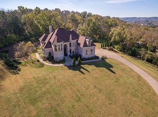 5828 Chase View Rd, Nashville, TN 37221