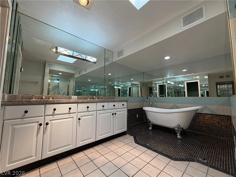 3194 Bel Air Dr — Photo 39