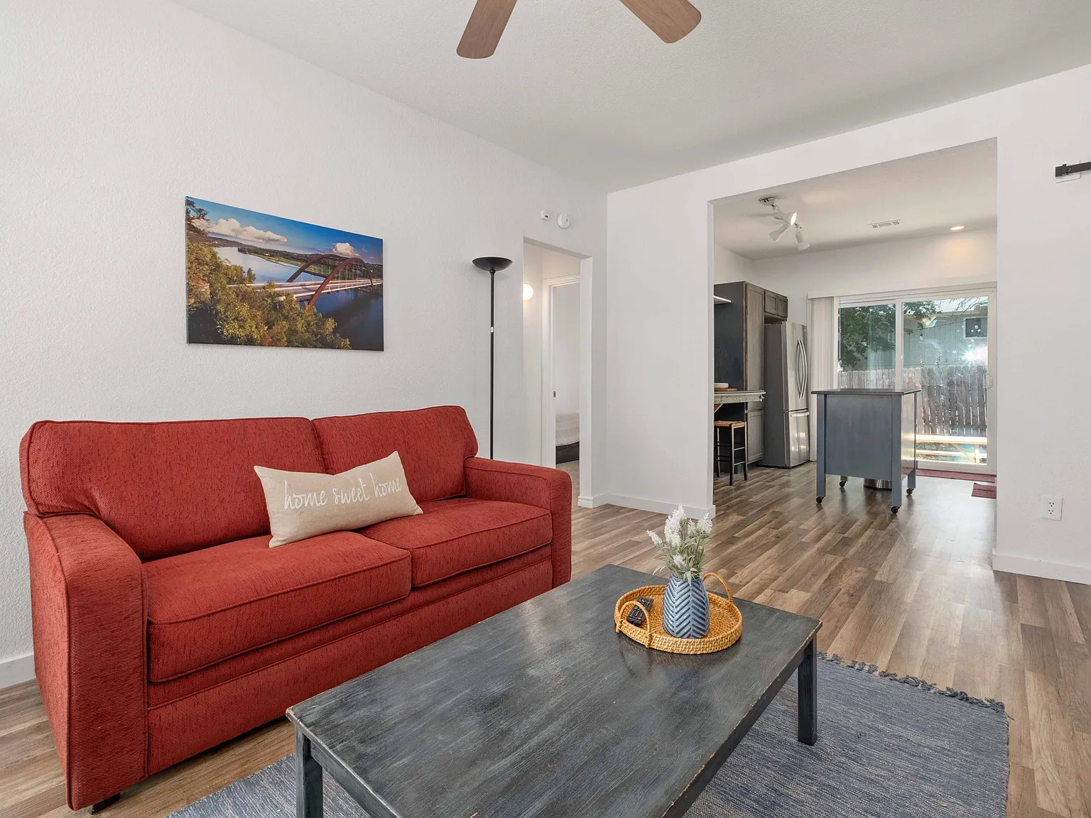 3 bed, 1020 sqft, $3,450 — Photo 4