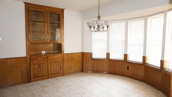 3 bed, 2.0 bath, 1904 sqft, $2,485 — Photo 4