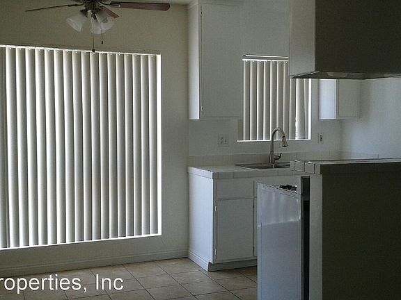 3rd image of 1532 W 257th St #3731375