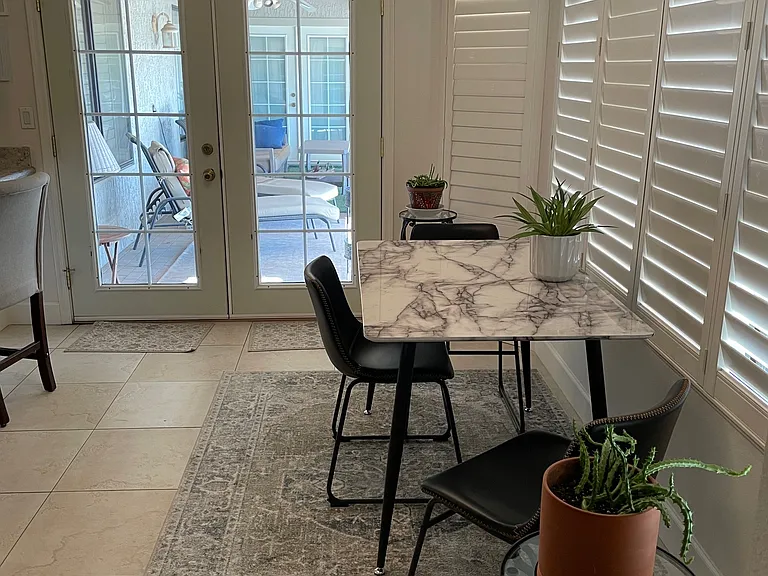 Eating area off kitchen