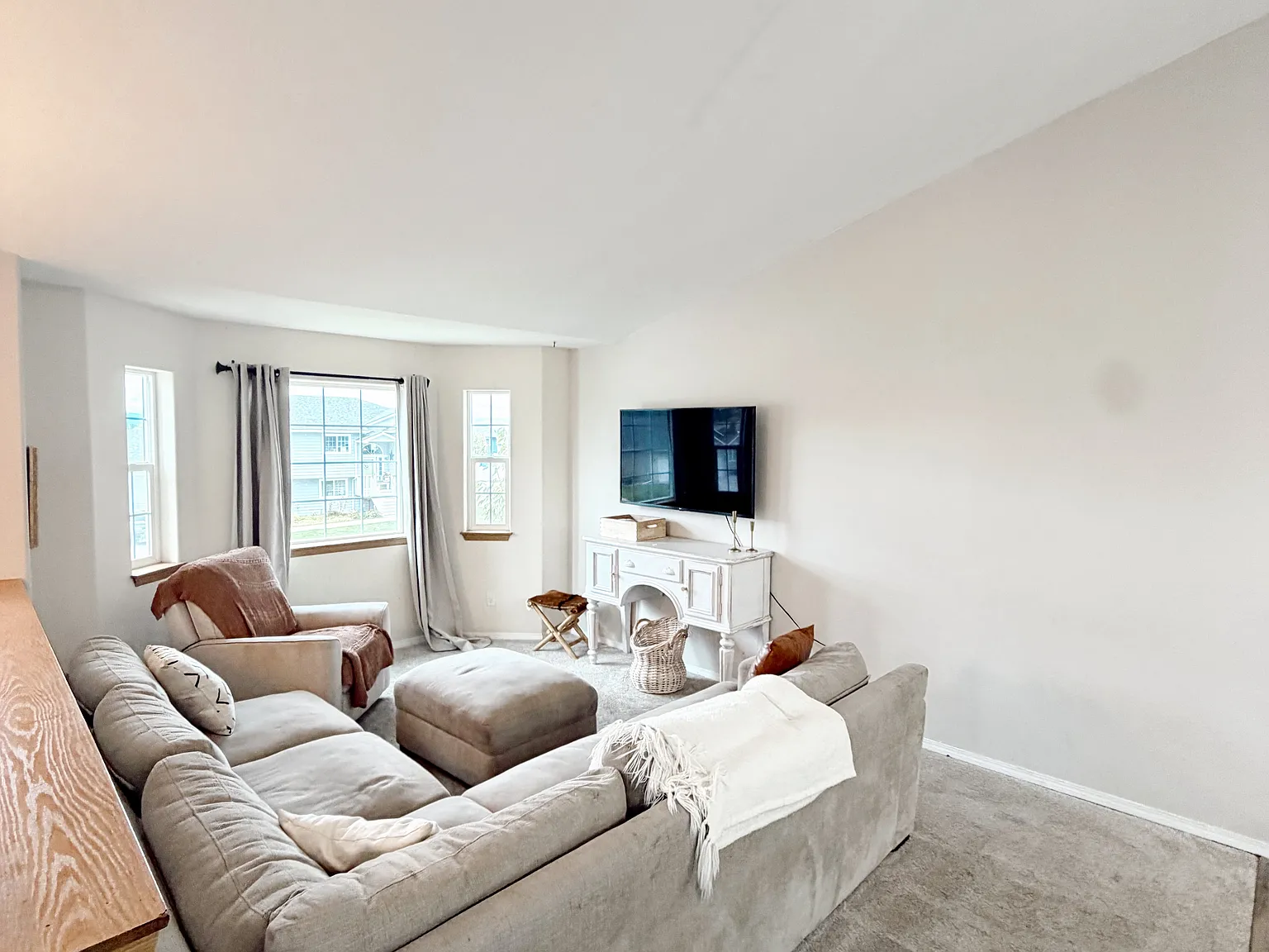 1708 E Pease Ln — Photo 3