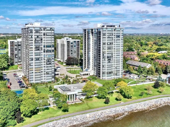 2180 Marine Dr #205, Oakville, ON L6L 5V2