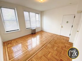 28-45 33rd St, Astoria, NY