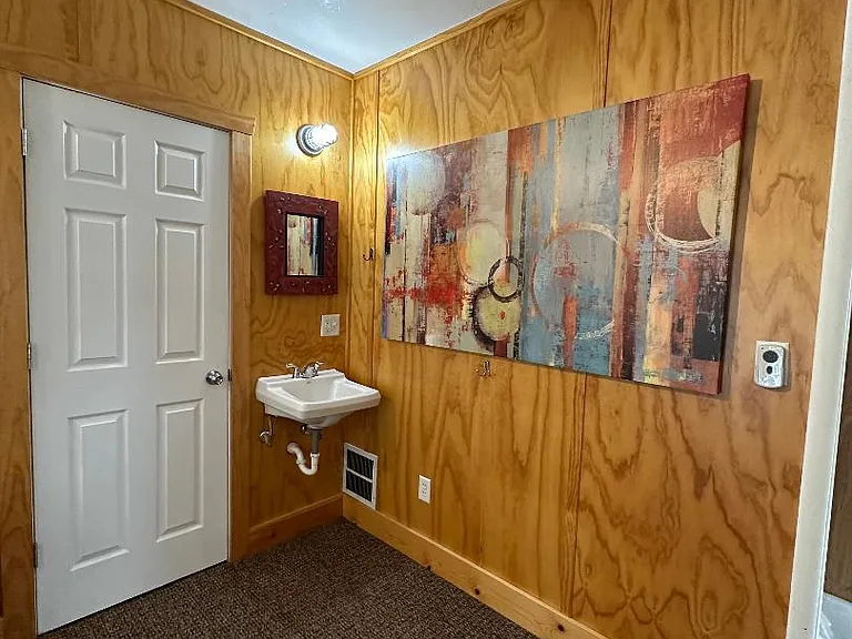 210 E North St #12 — Photo 8