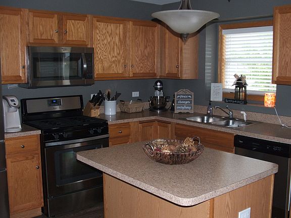2nd image of 1655 N Woodbury Bnd