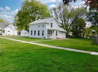 307 N 5th St, Oregon, IL 61061