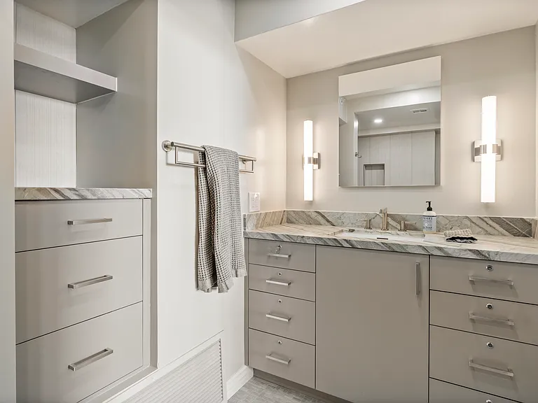 500 W Harbor Dr #1020 — Photo 22