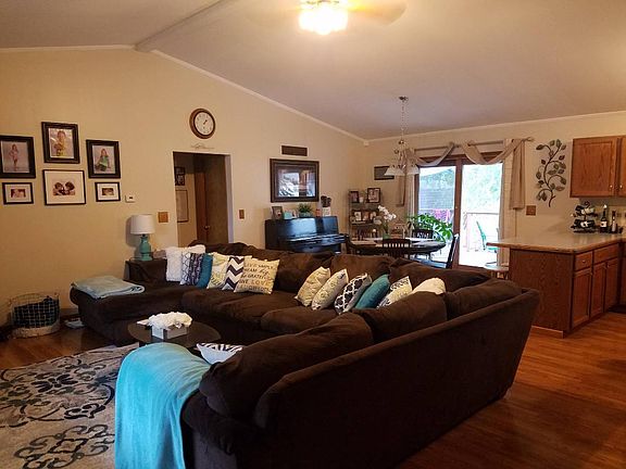 3rd image of 3116 Yorkshire Dr