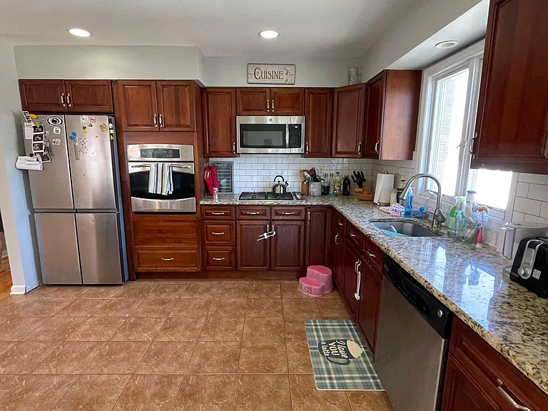 407 Railroad Ave #2 — Photo 8