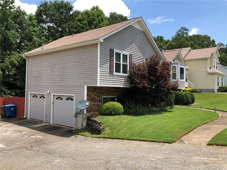 5955 Graywood Cir SE — Photo 2
