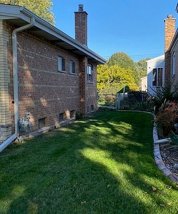 4th image of 10121 Mulberry Ave