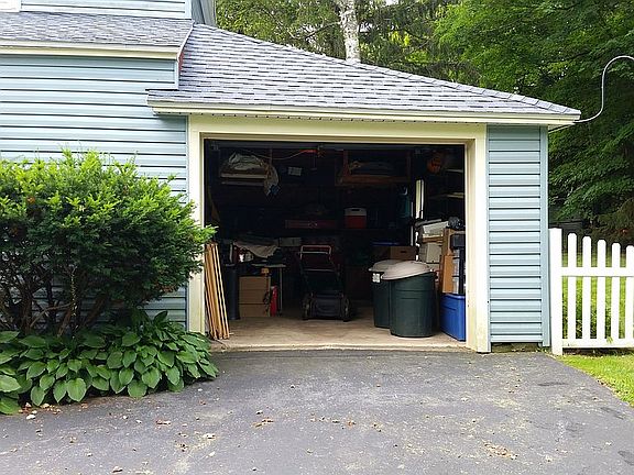 3rd image of 51 Lake St