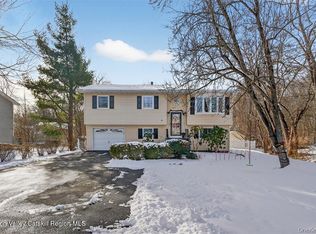 95 Sutton Park Rd, Poughkeepsie, NY 12603