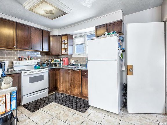 4th image of 472 19th St E