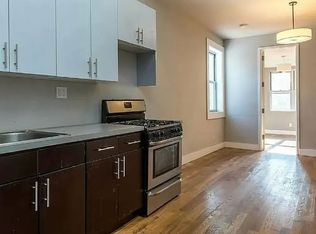 132 Meserole St #3B, Brooklyn, NY 11206