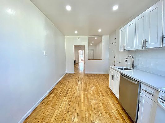 4th image of 586 7th Ave APT 3R