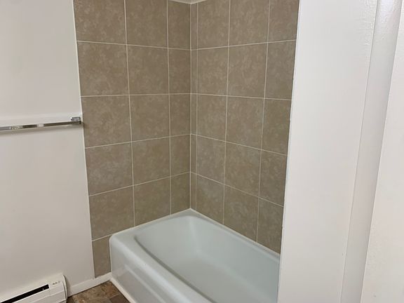 2nd image of 723 Fairmont Dr #1C